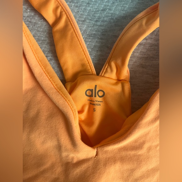 Alo tank top - Picture 3 of 3